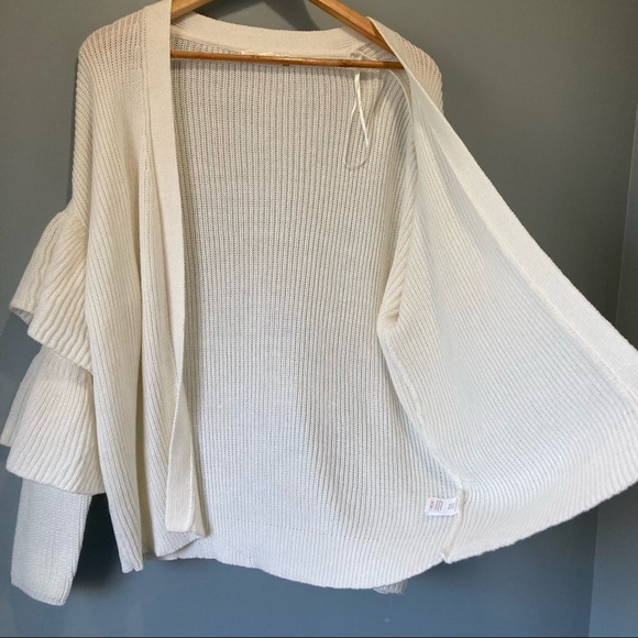 Tiered Ruffle Sleeve Open-Front Knit Cream Cardigan Sweater by Cloth Size Small - Picture 3 of 10